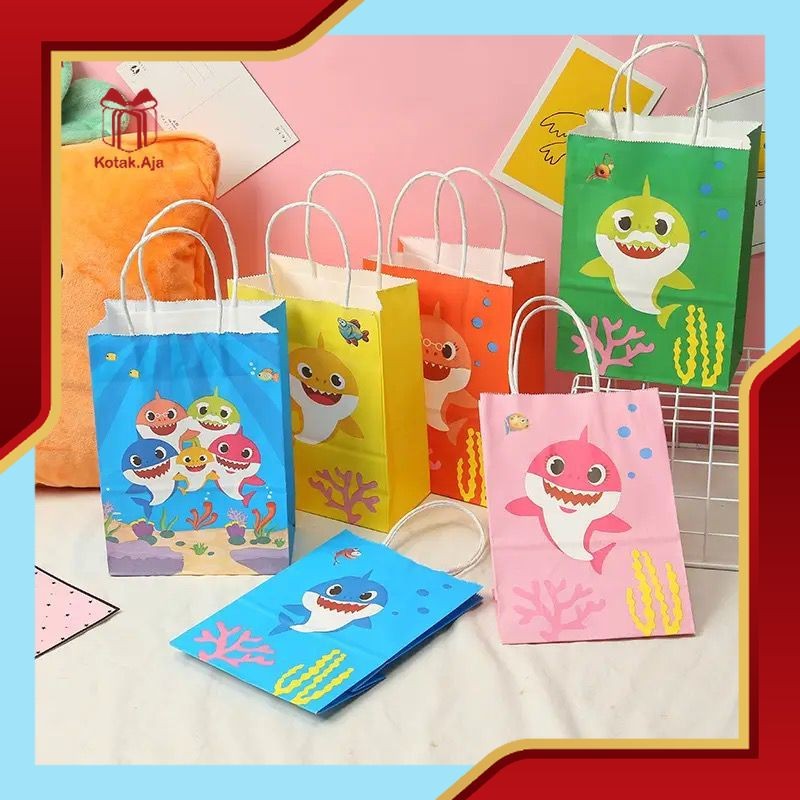 

Paper Bag Kraft / Paper bag Ultah / Paper Bag Baby Shark / Tas Kado Ultah / Goodiebag Ultah / Paper Bag Motif I AK02K2-AK03K2