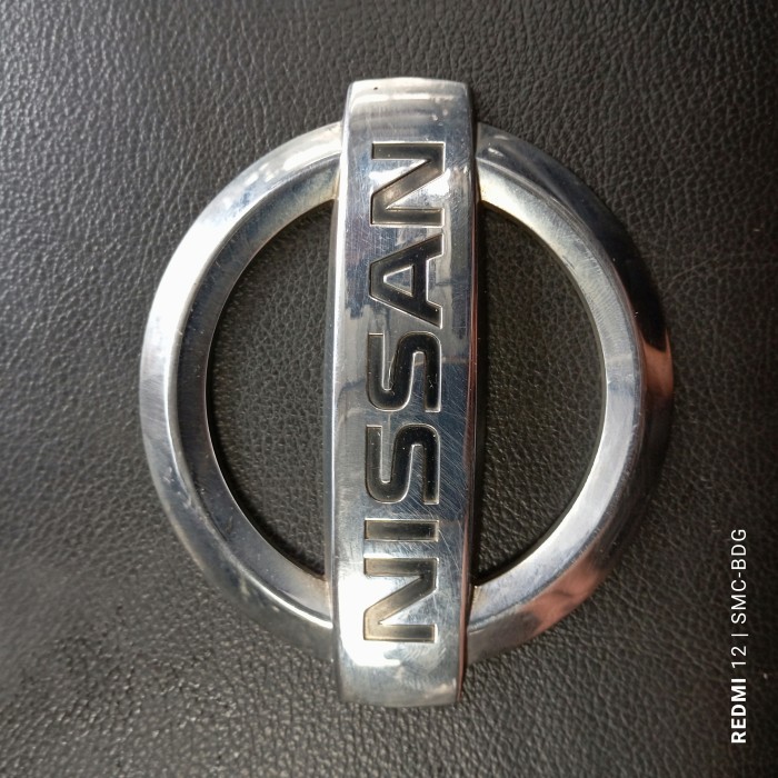 Logo emblem bagasi nissan Serena c24 original copotan
