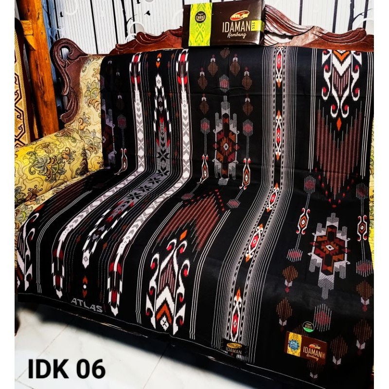 Sarung Atlas Idaman Kembang Seri Hitam Terbaru