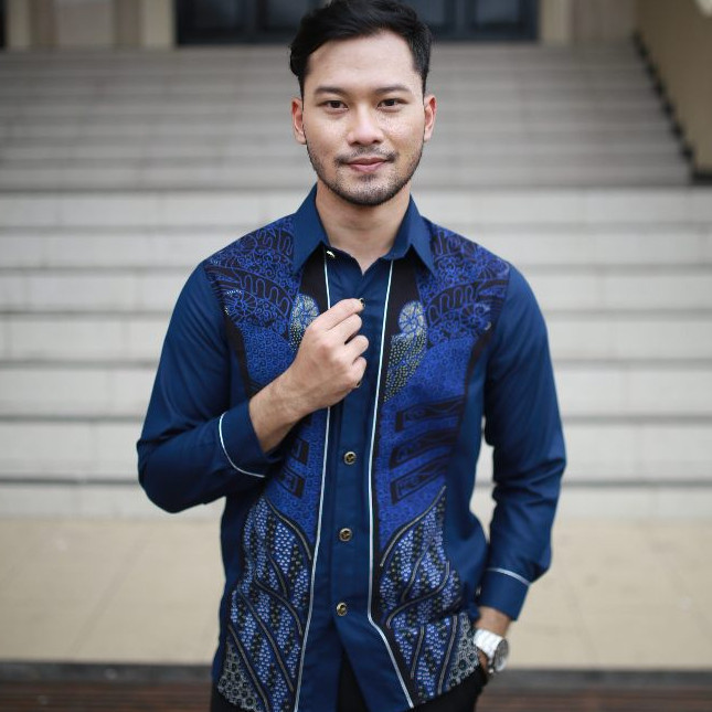 BATIK KERTABUMI INDIGO KEVLAR - Batik Pria Lengan Panjang Premium, Elegan dan Keren