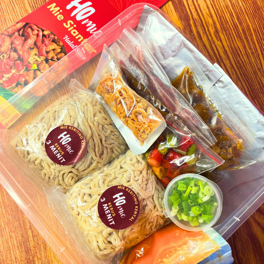

MIE Keriting Siantar Halal Kemasan Frozen HOMIE 2 PCS / BAKMIE Siantar Halal