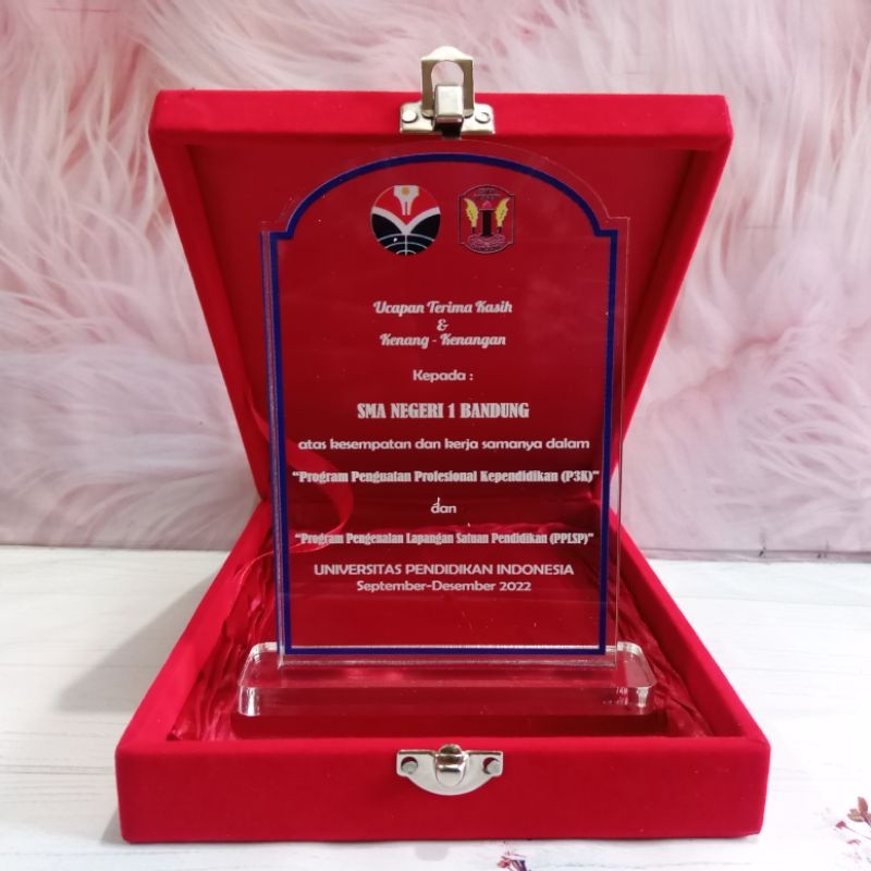 GD plakat, plakat costum, plakat akrilik wisuda, plakat weding, plakat diamond, plakat akrilik custo