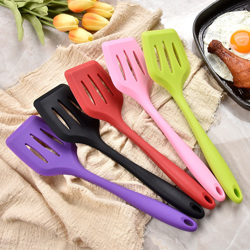 Spatula Silikon Tahan Panas Spatula Silicone Anti Lengket Food Grade / Spatula Penggoreng anti panas
