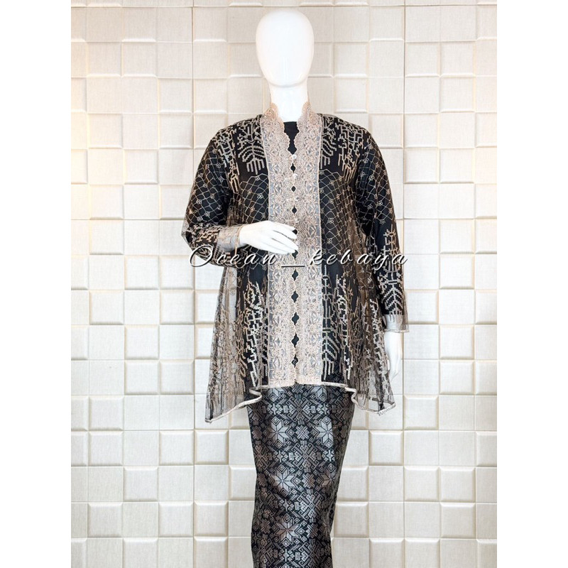 Kebaya Outer Bordir Motif Mawar