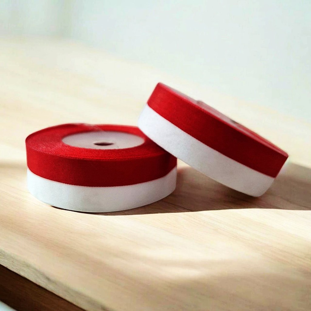 

Pita Merah Putih Satin 3/4 Inch - 2cm - SFO Semarang Official