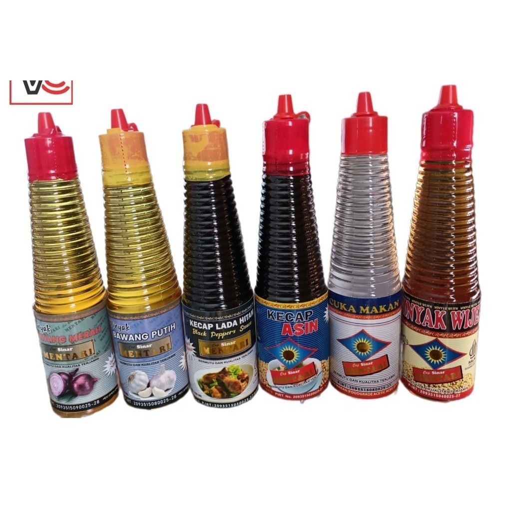 

Paket Isi 6 Botol -Minyak Bawang Merah, Minyak Bawang Putih, Kecap Lada Hitam, Kecap Asin, Cuka, Minyak Wijen Cap Sinar Mentari 150 ml
