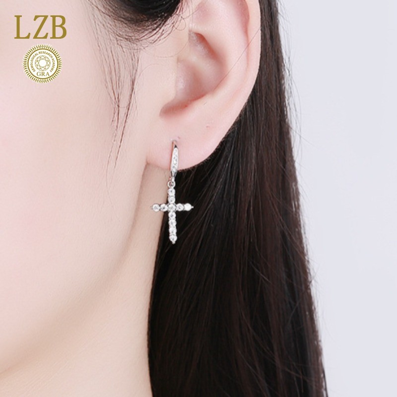 Cross Ear Hook Temperamen Korea Sedikit Bertatahkan Berlian Moissanite Anting-anting Yang Sama Pria 