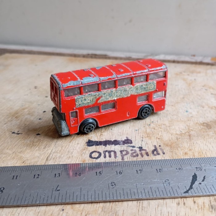 MAINAN diecast London bus Hongkong bekas