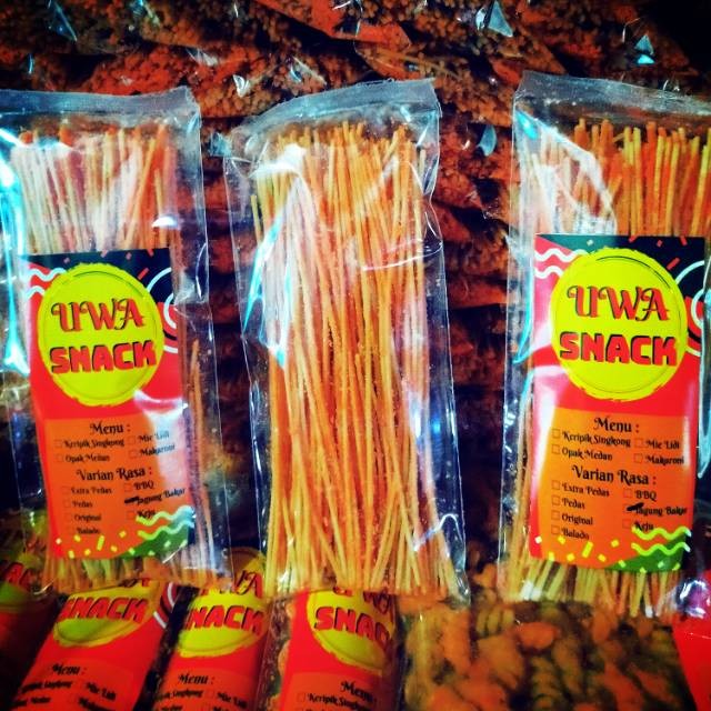 

Mie Lidi Kemasan 40Gram Paket 100Pcs Bisa Mix Makaroni Spiral UWA SNACK