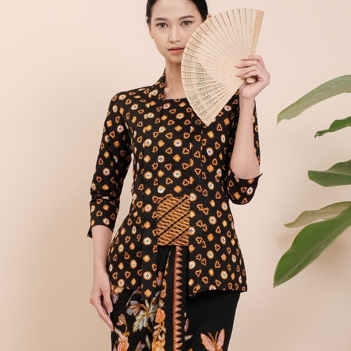 

Kebaya Kutubaru Batik Jumputan Lengan 7/8 Meradelima Katun Sogan - XS