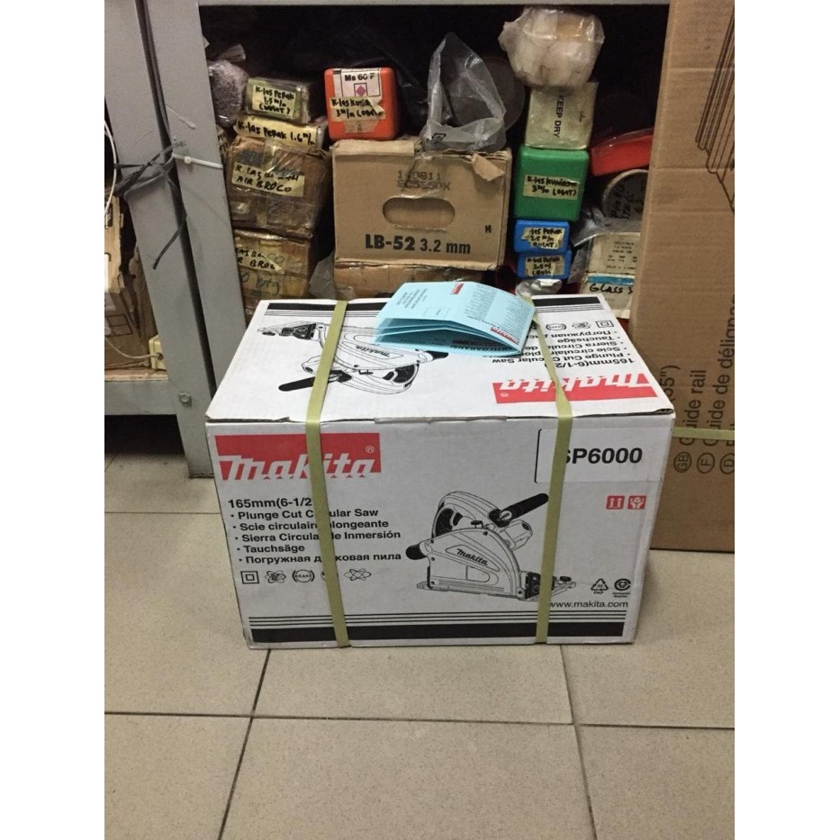 Mesin Plunge Cut Circular Saw Makita SP 6000