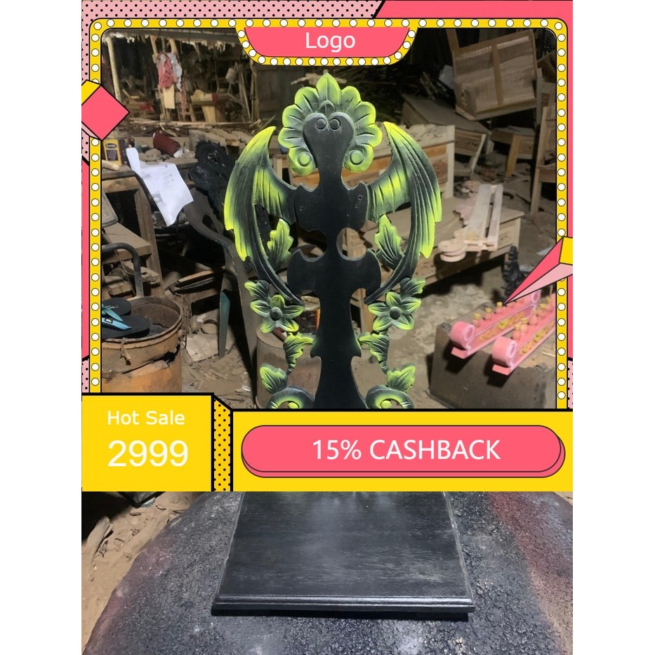 blawong keris dari kayu jati sunggingan ukir lung lungan isi 1 mopdel berdiri diatas meja bk Keris s