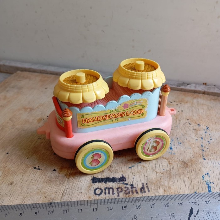 ZS35 mainan kereta hamtaro epoch