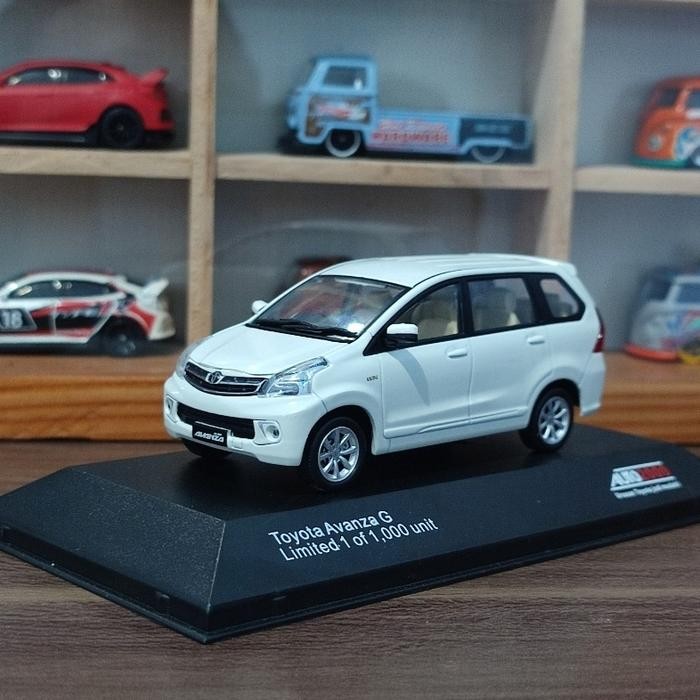 Miniatur Diecast Toyota Avanza G Skala 1:43 Auto2000