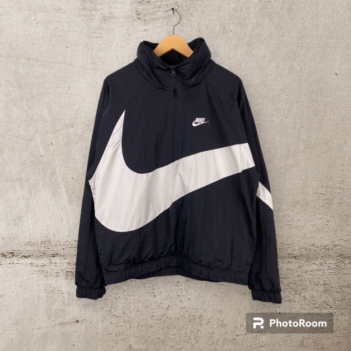 Jaket NIKE WINDBREAKER BIG SWOOSH Tracktop Jacket - Hitam, M