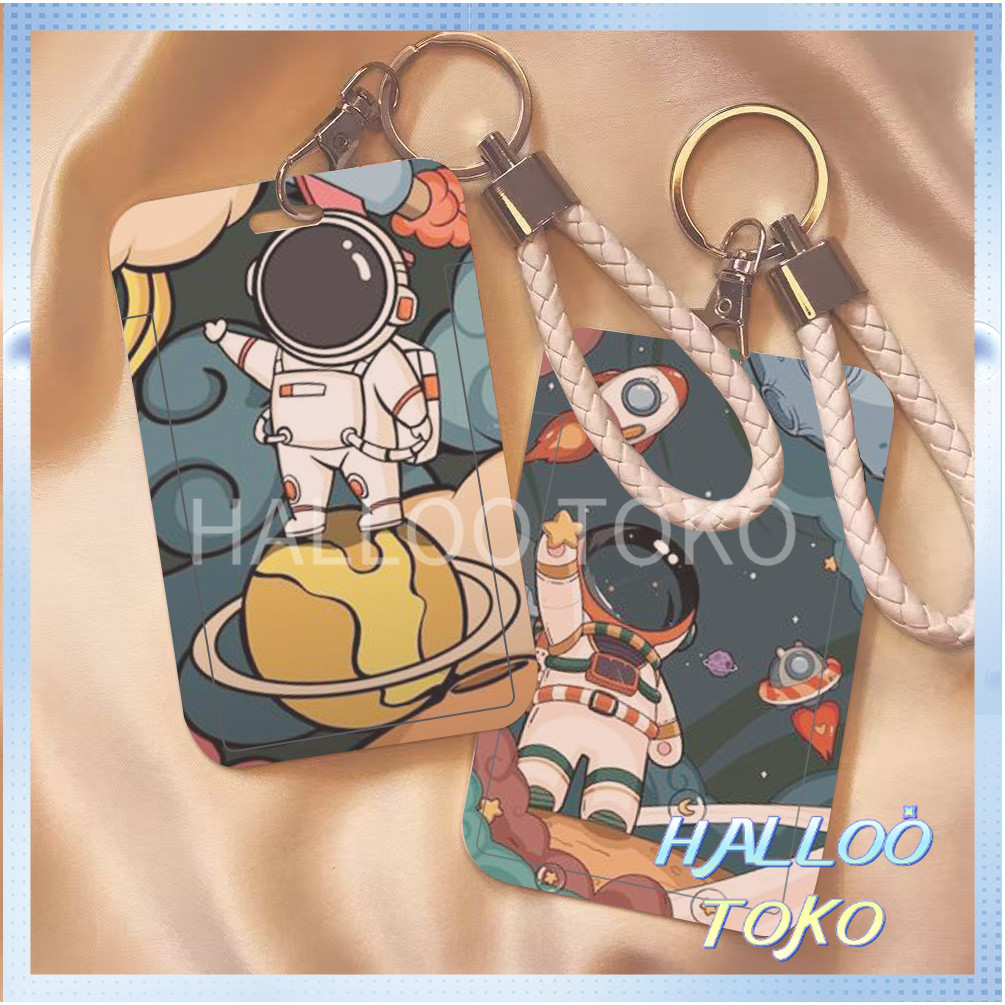 

ID CARD HOLDER MOTIF KAWAII TEMPAT KARTU PHOTOCARD PHOTO CARD Pelindung + Tali,Desain dengan gaya astronot bulan kartun yang diukir secara unik