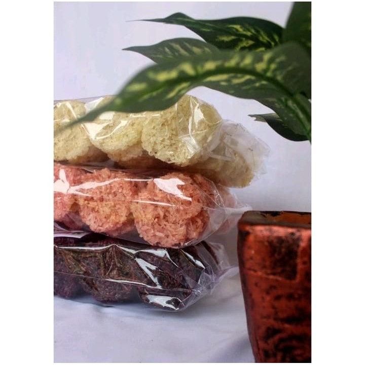 

Rengginang Mentah 500Gr Beras Ketan Asli - Rengginang Terasi,Bawang Putih,Ketan Hitam ( isi 25pcs )