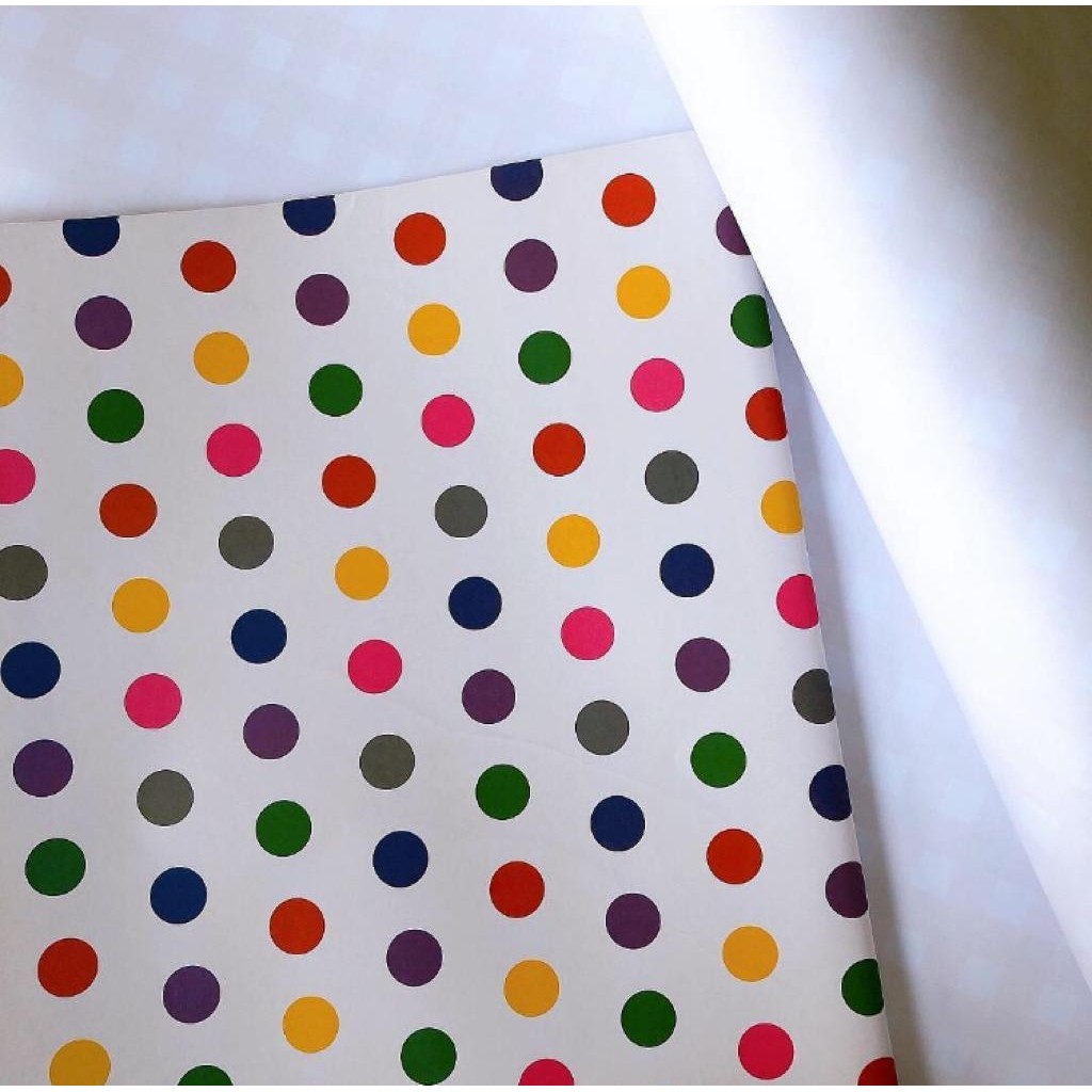 

Kertas kado jumbo cream polkadot warna warni