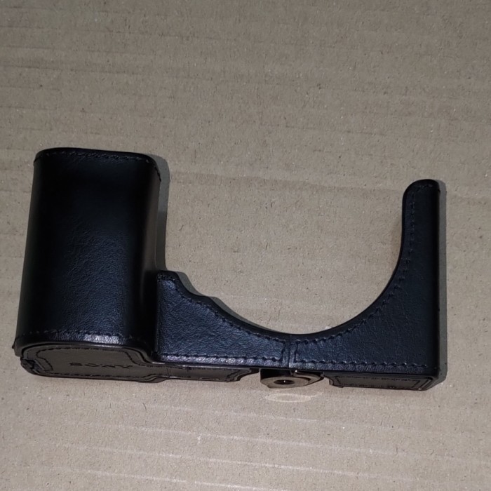 Sony LCS-EBE For Sony A6000 , A6100 , A6300 , A6400 , Body Case Ori