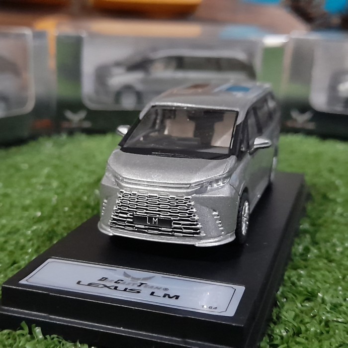 Diecast Lexus LM2 silver mainan anak skala 64