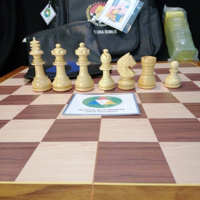 Papan Catur Standar PERCASI buah catur kayu - SeratMudaPapan