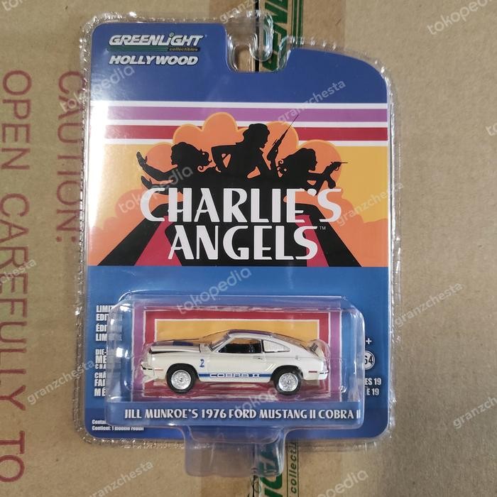 DIECAST GREENLIGHT HOLLYWOOD 19 - CHARLIES ANGELS - 1976 FORD MUSTANG II COBRA MINIATUR