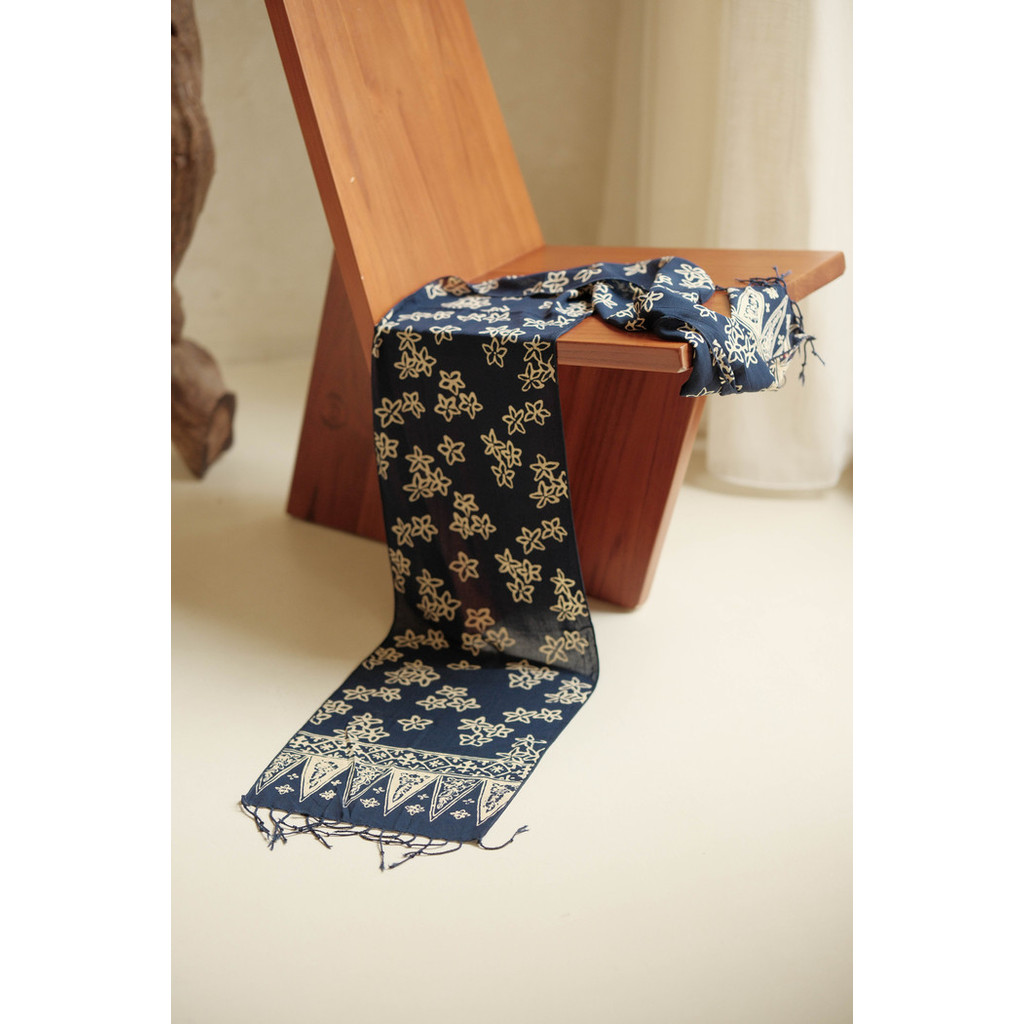 BATIK RATU - Scarf Batik Bunga Melati - Blue | DNC