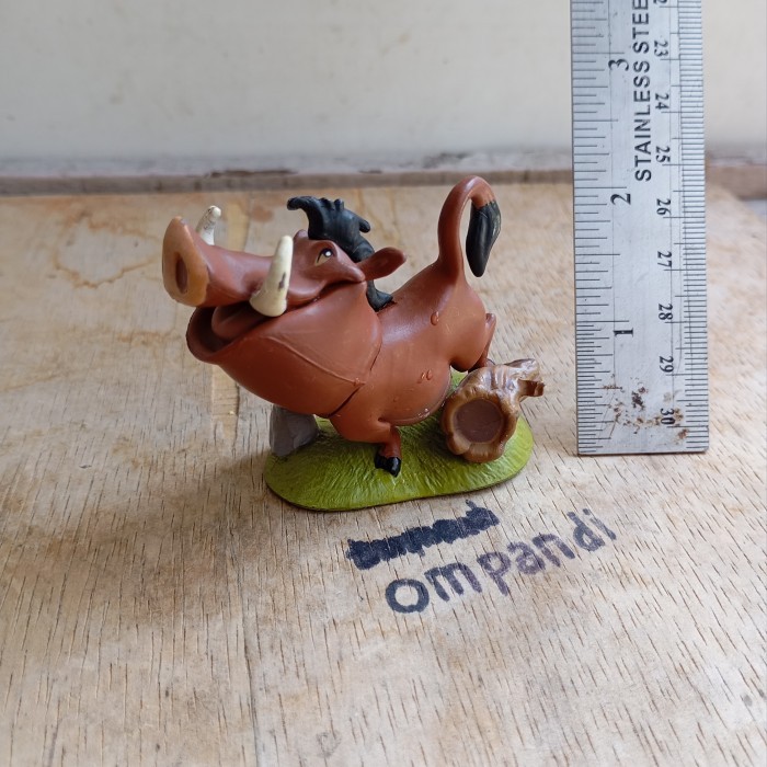 MAINAN figure kartun lion king pumbaa kw kode 03