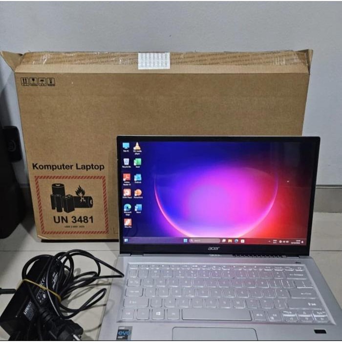 Laptop Acer Swift 3 Infinity 4 .