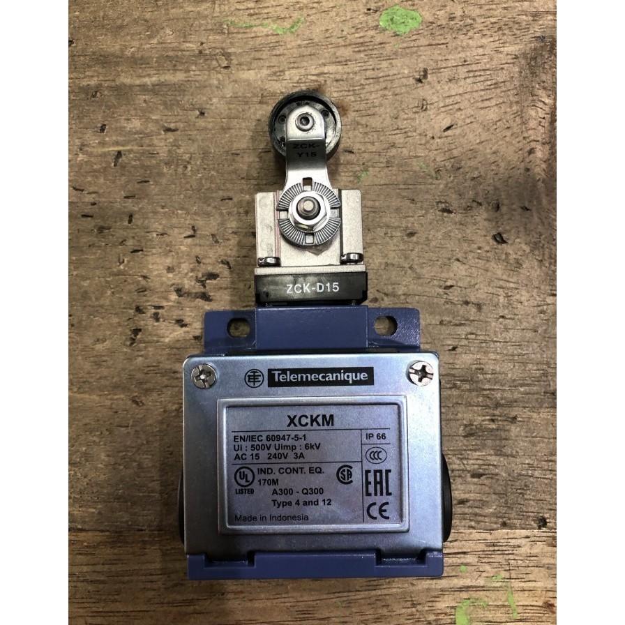 SCHNEIDER LIMIT SWITCH XCKM115H29