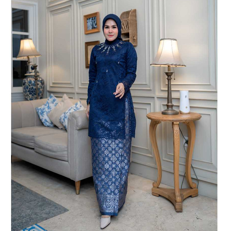 MUNIKSOSHOP  (Realpict) Azuma Kebaya Brokat / Kebaya Payet Modern /Kebaya Jumbo / Kebaya Payet/Rok S