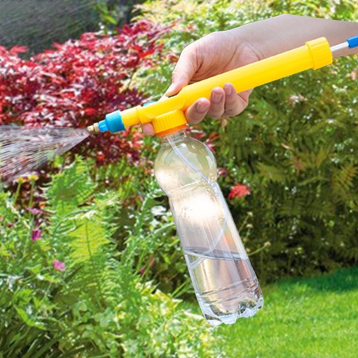 Alat Pompa Air jet Kepala Spray Sprayer Semprotan Botol Minum Tanaman Penyemprot Manual Semprot Bunga Burung Motor Mobil Stik Botol Minum 1.5L 2 Liter High Pressure Air Pump Manual Sprayer Adjustable Drink Bottle Spray Head Nozzle Garden