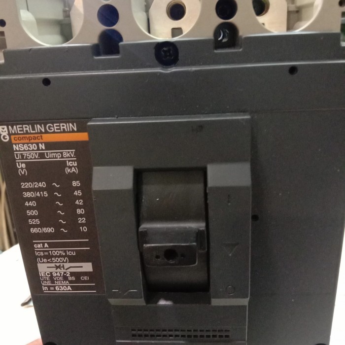 mccb ns630n 3p 630a