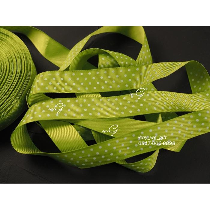 

Pita Grossgrain Hijau Muda - Polkadots ; Lebar 2.5 cm; Panjang 50 yard