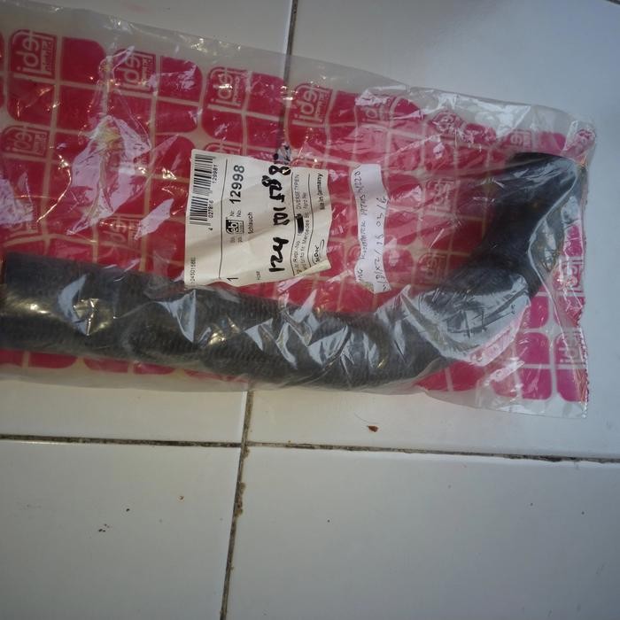 TERMURAH selang radiator atas w124 e220
