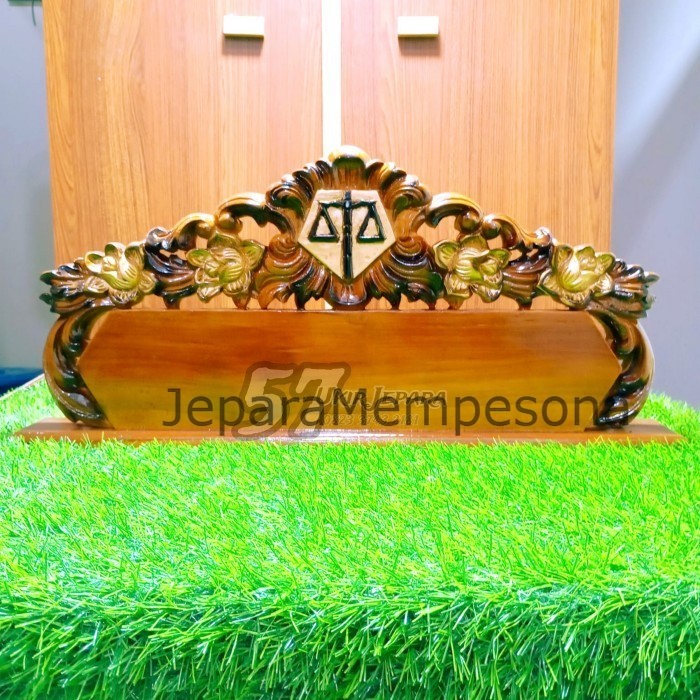 Papan Nama Meja Pengusaha / Pengacara / Jaksa /Pejabat Kayu Jati Ukir - Finishing