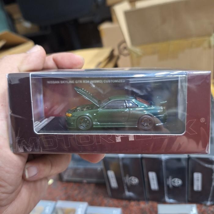 LP2155 Motor Helix Skala 64 Nissan R34 Open Hood Dark Green Edition