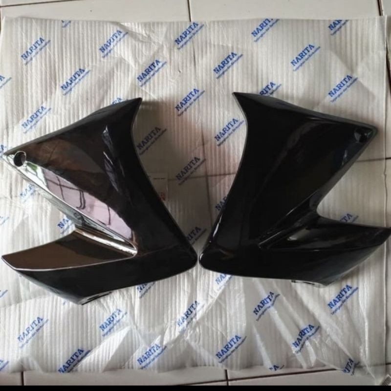 COVER TANGKI SAYAP TANGKI VIXION OLD HITAM NARITA