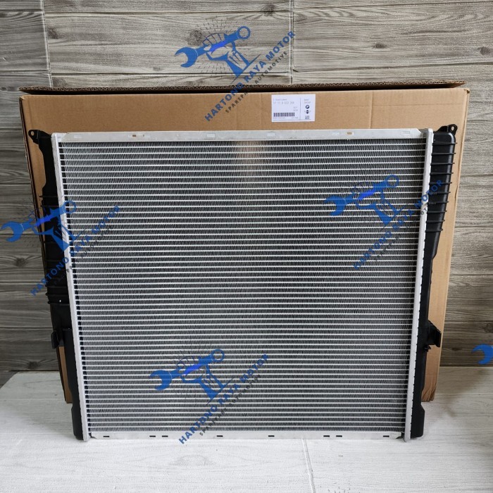 Radiator BMW X3 F25 X4 F26 Original Engine Cooling BMW X3 X4 17118623366