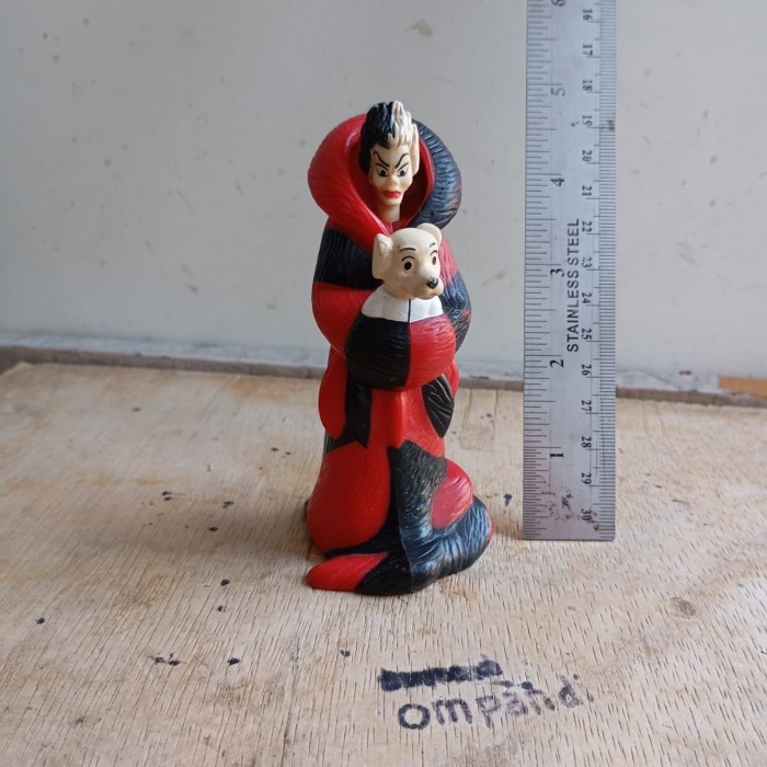 ZS34 figure kartun dalmatians cruella McDonald's