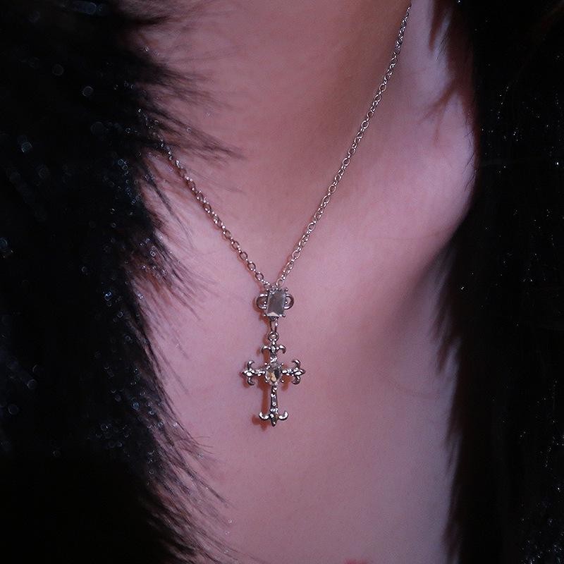 Kalung Liontin Salib Cantik Kalung Rantai Fashion Wanita Kalung Liontin Salib Cantik