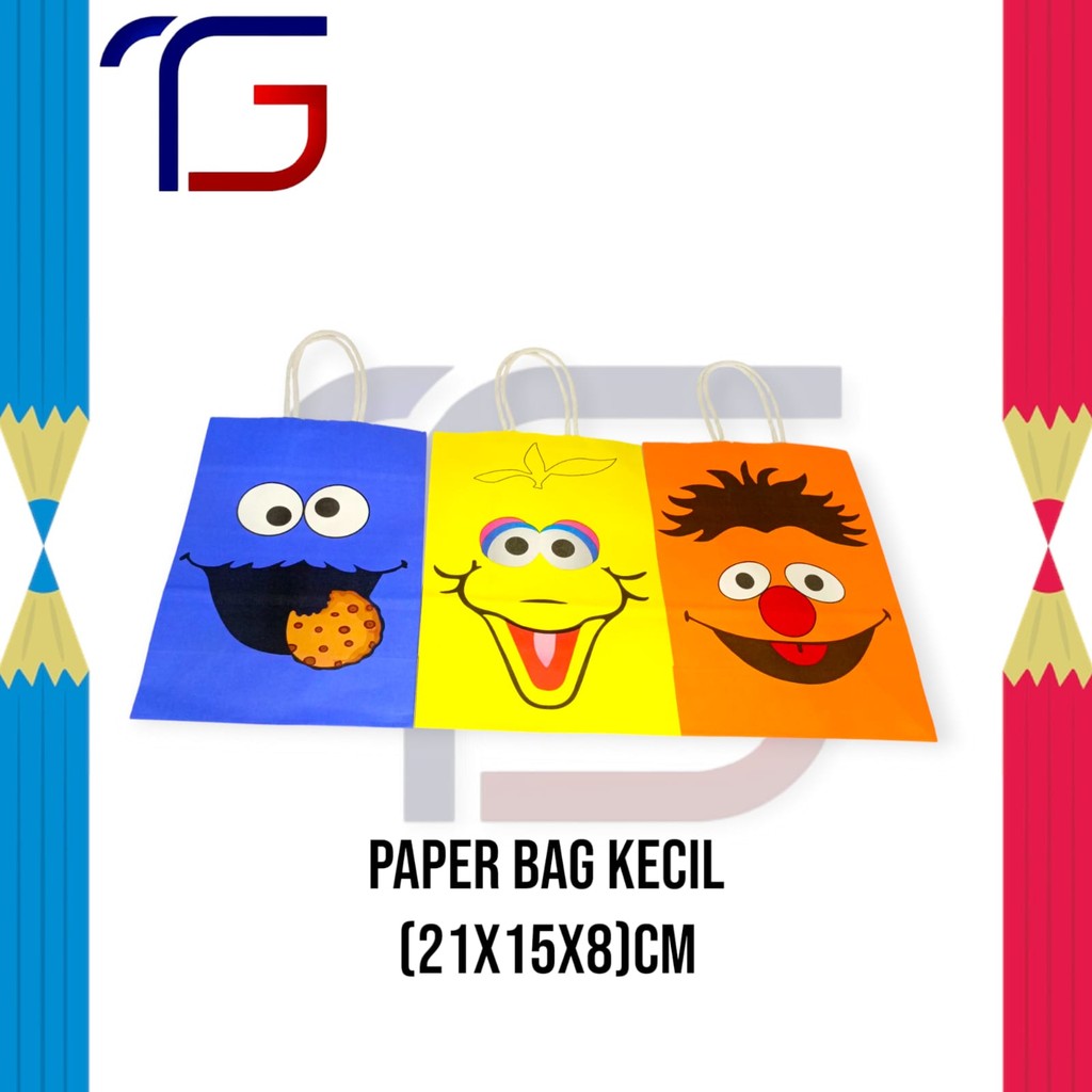 

Paperbag Motif Elmo Kecil 21x15x8cm