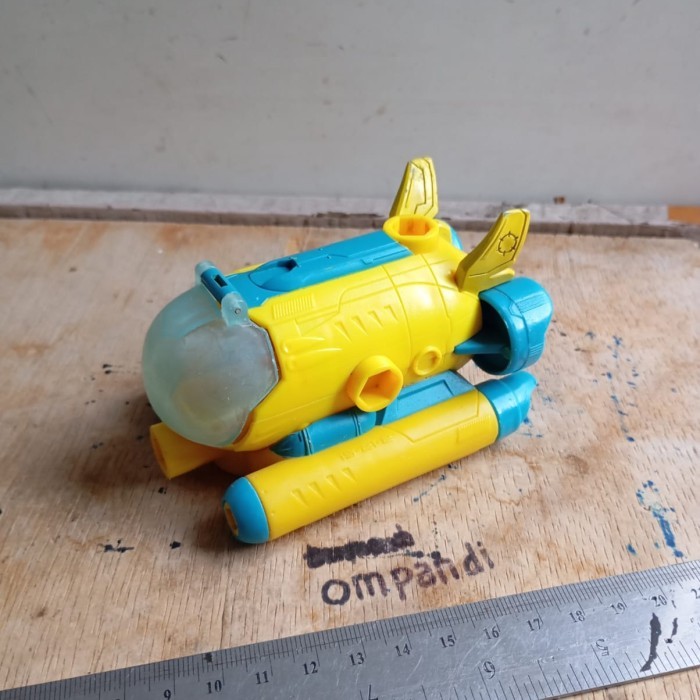 MAINAN miniatur kapal selam matchbox