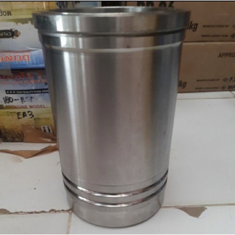 

TF85 Cylinder liner Foring boring mesin diesel yanmar TF 85 amplas