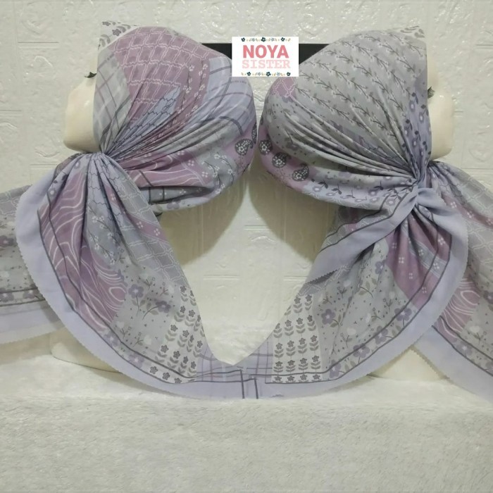 Hijab (Rossy) jilbab kerudung segiempat motif ungu lilac voal premium lacercut