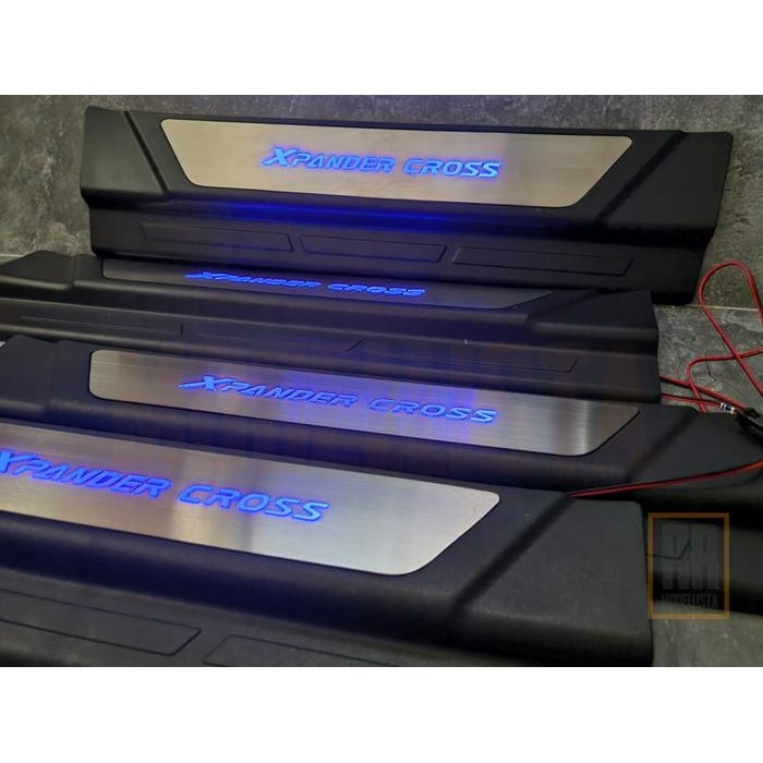Sill Plate Mitsubishi Xpander Cross LED/Sillplate Xpander Cross LED