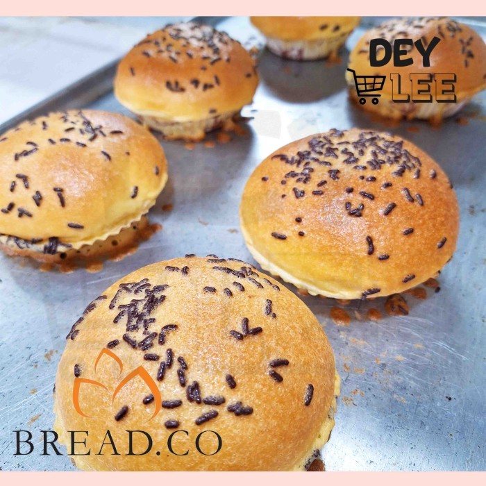 

BREADCO Roti Chocolate Bun Satuan Bandung