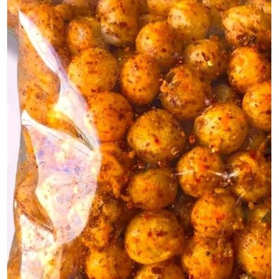 

1kilogram cimol kering pedas daun jeruk /emplod /endog lewo