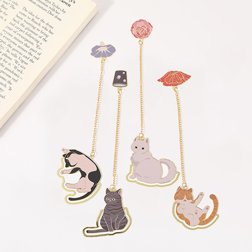 

1PC Cat Chaining Bookmark Metal Bookmark Brass Metal Classical Cute Style Student Gift Cultural and Creative Hollow Bookmark