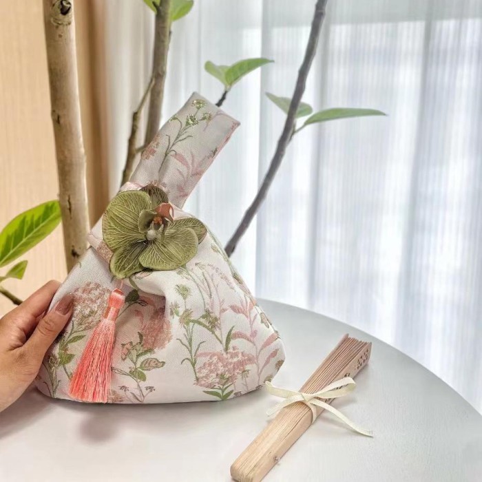 

❁NEW TREND❁~Limited Stok Pouch Hampers Gift Bag Natal Imlek Lebaran Premium Tas Kantong Kado - Peach